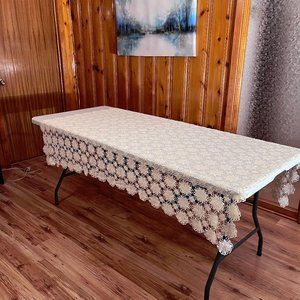 EUC Vintage Crochet Tablecloth Ivory